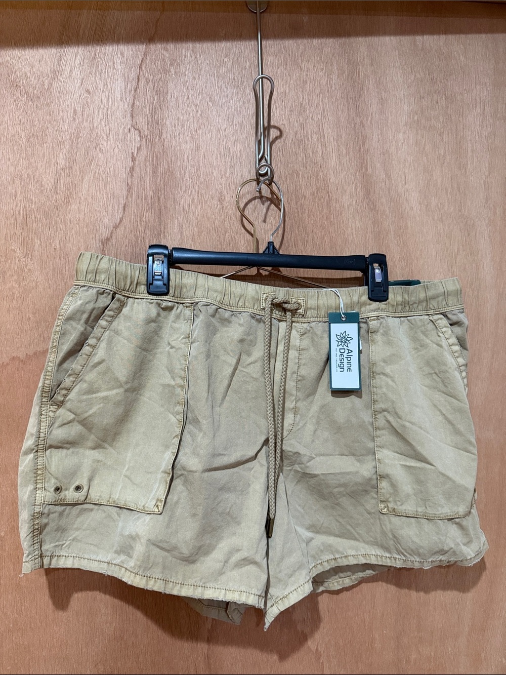 Alpine Design Women's XXL W AD 4” LTWT Twill short medium khaki color